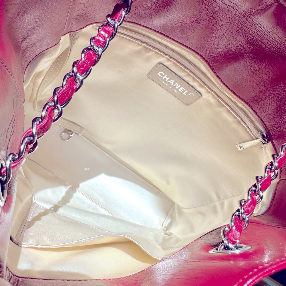 ♥️❤️ RARE CHANEL in RED LAMBSKIN Tote❣️ #Hermes #Fendi #Dior #Prada #Valentines - Picture 3 of 16